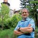 “Treba je prispevati v skupnost”