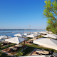 Vinski festivali bodo letos na plažah