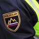 Izolan z dvema promiloma alkohola “pod kapo” trčil v ograjo