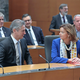 Več kot milijon evrov dodatkov za izbrance Golobove vlade
