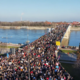 Protestniki vztrajajo, oblast je nemirna