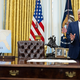 50 odtenkov oranžne: nova teorija o Trumpovem obrazu