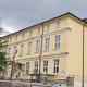 Učenci na počitnice, krovci pa na streho šole