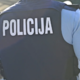 Policisti zaradi zdravstvene stiske sopotnice pospremili vozilo do porodnišnice v Postojni