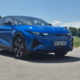 Poganjajo ga kar trije elektromotorji