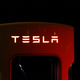 Tesla pod preiskavo zaradi težav z elektronskimi kljukami