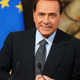 BERLUSCONI ZAPUSTIL DOLGOLETNO DEKLE: Kdo je 54 let mlajša ženska, ki ga je omrežila tokrat?