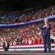 Več kot 130 agentov službe, ki varuje Trumpa, je okuženih ali v karanteni