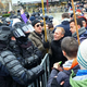 Zarukani Slovenci: cepljeni smo ujetniki nevernikov, ki se nočejo cepiti (KOMENTAR)