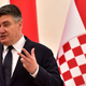 Diktatorski izpad predsednika: novinarju prepovedal udeležbo na novinarski konferenci