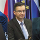 Premier za prgišče evrov: zakaj mora biti človek res malo nor, da gre v Sloveniji vodit vlado (KOMENTAR)