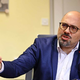 Slovenci z odprtimi usti sprejemamo ceneno hrano anonimnih dobaviteljev