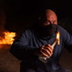 Z molotovko nad izraelsko veleposlaništvo