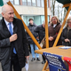 Izrojena politika SDS: referendumski strel v koleno