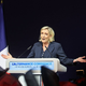 Marine Le Pen grozi z zrušenjem vlade
