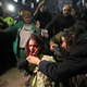 Policija aretirala več skrajno desnih protestnikov proti gejevskemu filmu