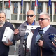 Slepi in slabovidni nasprotujejo ukinjanju dodatka za pomoč in postrežbo