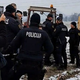 Gradnja zadnjih dveh kilometrov kanala C0 se izvaja z asistenco policije in varnostnikov