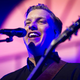 George Ezra bo junija praznoval s kraljico Elizabeto II.