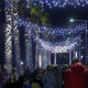 Ne le v Ljubljani, novoletno okrasitev že postavljajo tudi v Kopru