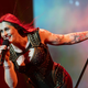 Noseča Floor Jansen zaradi zdravstvenih težav in izčrpanosti odpovedala prihajajoča koncerta
