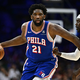 Embiid mora pod nož; kdaj se bo vrnil, še ni znano