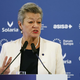 Johansson: Reforma evropske migracijske politike ne bo podobna dogovoru med Londonom in Ruando