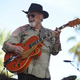 Umrl je pionir instrumentalnega rokenrola Duane Eddy