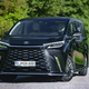 Lexus LM: Eminenca udobja in prestižno "gospodarsko vozilo"