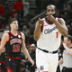Clippersi pred derbijema z Lakersi ugnali Chicago, Detroit presenetil Boston