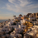 Strah pred novim potresom turizem na Santorinu pahnil v krizo