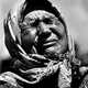 Mati Srebrenice: presunljiva fotografija je delček mozaika v boju proti zanikanju tragedije