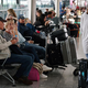 Živčne potnike na Heathrowu miri upesnitev zvokov letališča