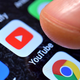 Avstralija bo otrokom do 16 let omejila tudi dostop do platforme YouTube