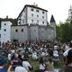 Okolica gradu Snežnik bo danes povezana z Gazo. Začenja se festival Plavajoči grad.