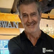 Rupert Everett kot točaj želi rešiti propadajoči vaški pub