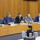 DZ: Opozicija zaskrbljena glede nadzora delovanja državnega orožarskega podjetja Dovos
