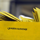 Poziv k spremembam: Sindikat predlaga, da bi poštarji z dostavo pomagali pri dolgotrajni oskrbi