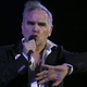 Morrisseya nočno "tehno petje" spravilo v "katatonično stanje", zato je odpovedal koncert