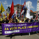 V Zagrebu na množičnem protestu zahtevali višje plače in opozarjali na korupcijo