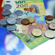 Finančna uprava ustavila izdajanje sklepov za rubeže denarnih socialnih pomoči