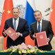 Lavrov v Pekingu kritičen do delovanja proti Rusiji in Kitajski