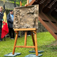 Nemci v Dinant vrnili ukradeni relief, posvečen žrtvam pokola leta 1914