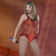 Taylor Swift z dvema milijardama dolarjev premoženja najbogatejša glasbenica v zgodovini