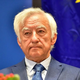 Uroš Lipušček: "Očitno se bomo znova soočili s poskusi prisilnega cepljenja z nepreizkušenimi cepivi."