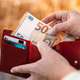 Ta navada vam mesečno vzame 300 evrov – vi pa mislite, da varčujete