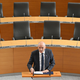 OECD: Predlagajo davek na nepremičnine in ukinitev zimskega regresa