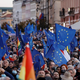 Denar je pomembnejši: Poljska vendarle popustila Bruslju