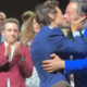 Harry Styles ob prisotnosti dekleta poljubil soigralca in pljunil v drugega #video