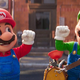 Bratoma Super Mario kopni prednost pred zasledovalci